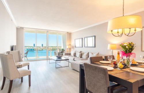 Sunny Isles Beach Apartment | Golden Bay 808