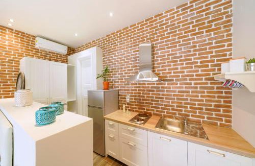 Chrisi Ammoudia Apartment | Golden Beachside terrace