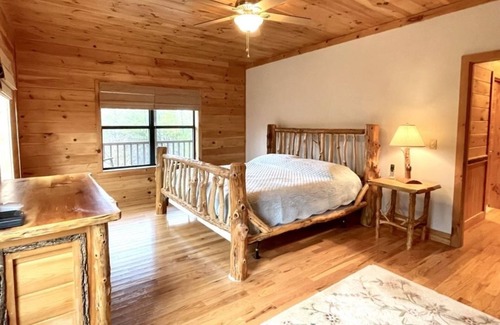 Tellico Plains House | Golden Bear - 5 Bedrooms, 3 Baths, Sleeps 10 by RedAwning