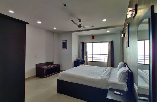 Daman Hotel | Golden Chariot Hotel Daman