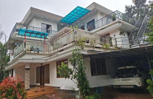 Kannan Devan Hills House | Golden cherry