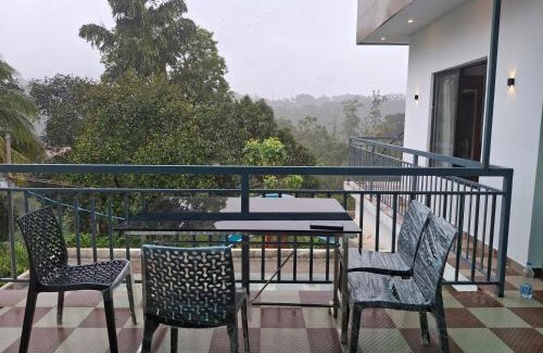 Kannan Devan Hills House | Golden cherry