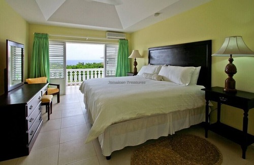 Oracabessa Villa | Golden Cove 8-WATERFRONT Villas! SNORKEL! KAYAKS! CHEF! POOL!