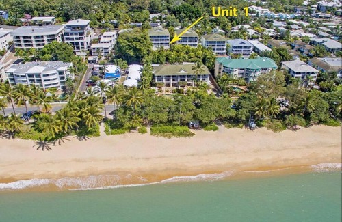 Trinity Beach Apartment | Golden Cowrie Luxury Ocean Views - Trinity Beach