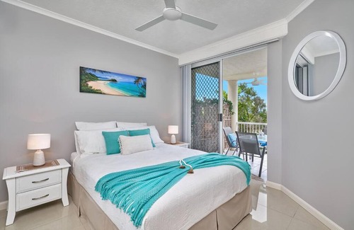 Trinity Beach Apartment | Golden Cowrie Luxury Ocean Views - Trinity Beach