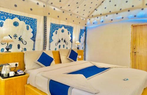 Amar Sagar Pol Hotel | Golden Empire Desert Camp