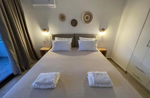 Skiathos Apartment | Golden Evelyn