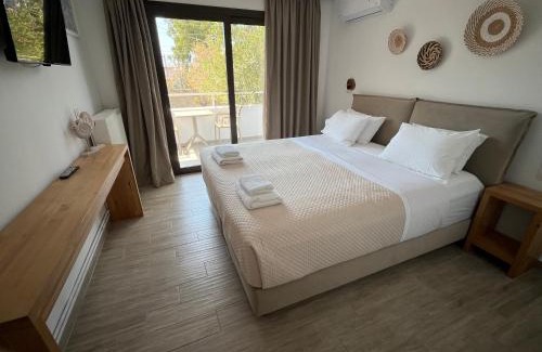 Skiathos Apartment | Golden Evelyn