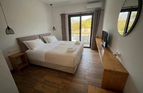 Skiathos Apartment | Golden Evelyn
