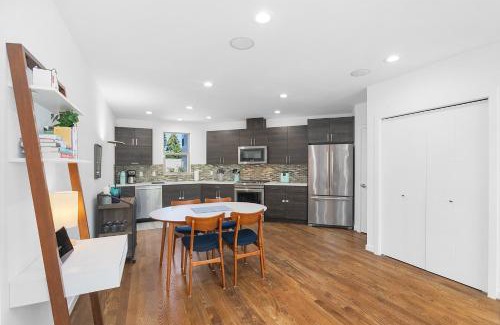 North Beach/Blue Ridge Apartment | Golden Gardens Getaway-Walk to Beach & Waterfront