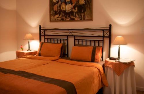 Somerset West House | Golden Hill Guest House