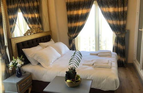 Topkapi Hotel | Golden Hill Hotel Downtown