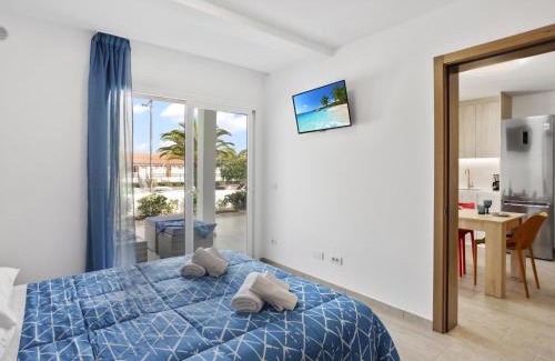 Costa Adeje Apartment | GOLDEN HOLIDAYS, Heated Pool, Air Con, Internet, Parking