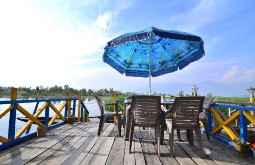 Dal Lake Boat Rental | Golden Hopes Group of Houseboats