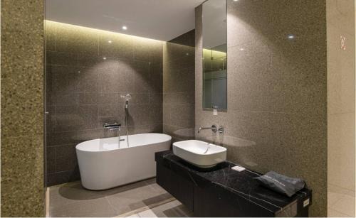 Ganseok-dong Hotel | Golden Hotel Incheon