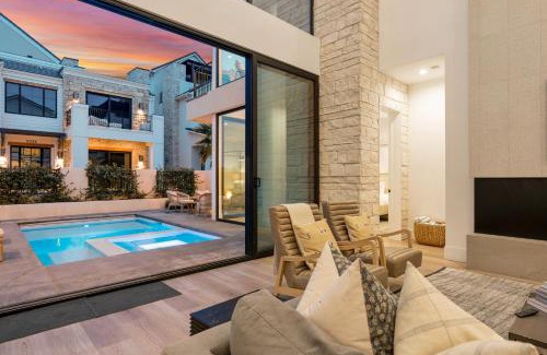 St. George House | Golden Hour home
