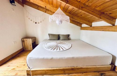 Nkoanrua Apartment | Golden hour tiny house