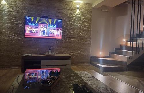 Kolasin House | Golden House