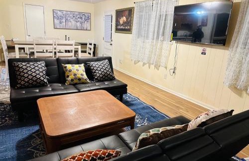 Ellendale House | Golden House