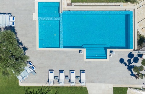 Akrotiri House | Golden July Luxury Villa. An estate in Greece for unforgetable holidays!