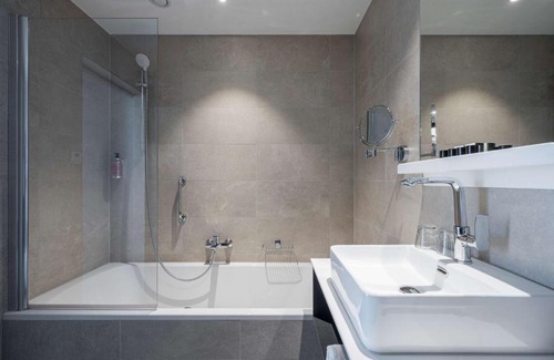 Froidchapelle Hotel | Golden Lakes Hotel