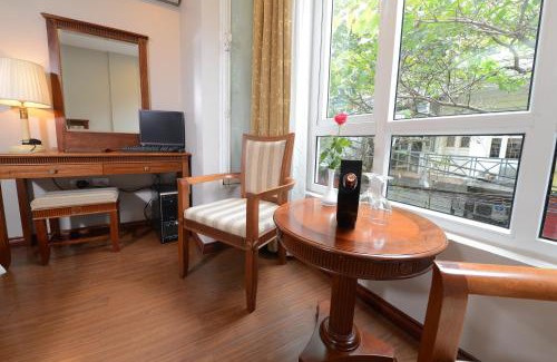 Hang Trong Hotel | Golden Legend Boutique Hotel