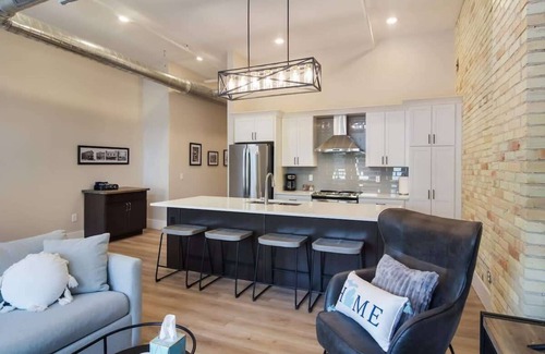 Traverse City Condo | Golden Lofts Unit 3 Downtown Traverse City 2bd/2ba