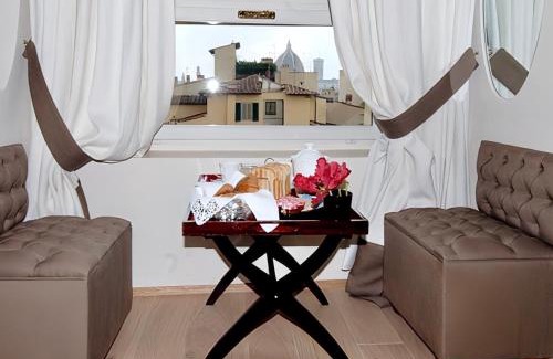 Santissima Annunziata Apartment | GOLDEN LUXE Four Seasons Penthouse Duomo View Garden and Parking