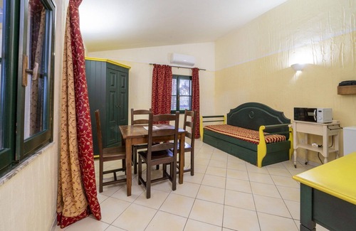 Arborea Apartment | Golden Meadow Apartment, Ac, Wifi
