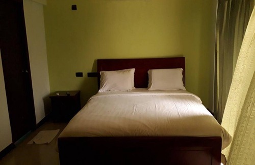 Yercaud Hotel | Golden Nest