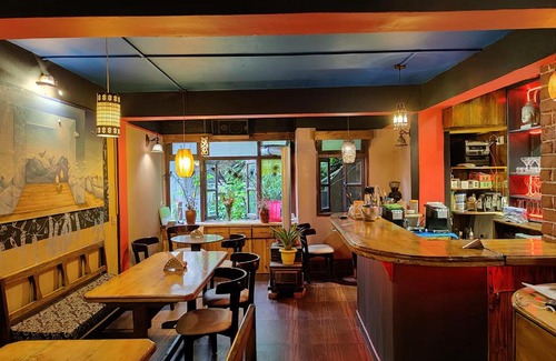 Darjeeling House | Golden Orchid-The Lodge