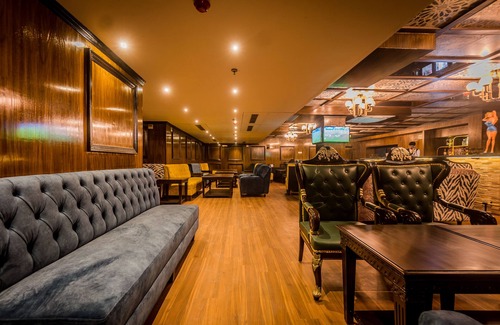 Park Street Hotel | Golden Parkk