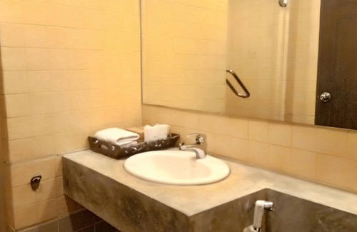 Pak Nam Pran Hotel | Golden Pine Beach Resort & Spa