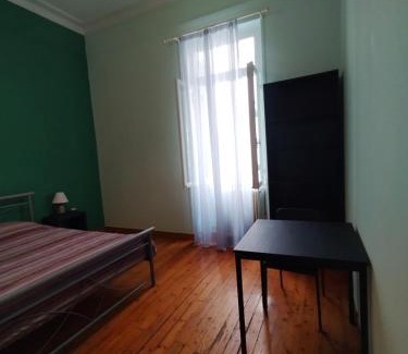 Athens Bed & Breakfast | Golden room 6