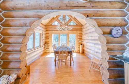 Enterprise House | Golden Saddle