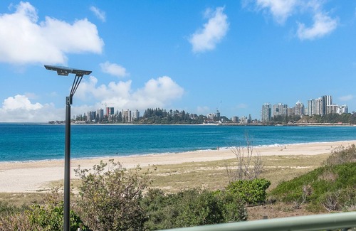 Bilinga Apartment | Golden Sea 10 - Absolute Beachfront Bilinga
