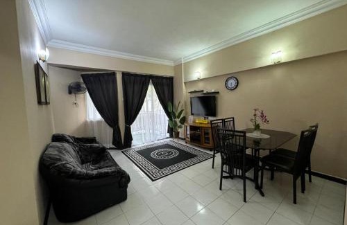 Bagan Pinang Apartment | Golden Straits Villas Beach Resort - Nomad Homestay