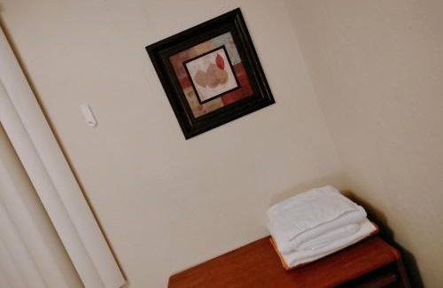 Lawton Apartment | Golden Sunflower's Apt A