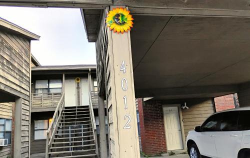 Lawton Apartment | Golden Sunflower's Apt D1