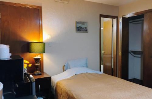 Lawton Apartment | Golden Sunflower's Apt D1