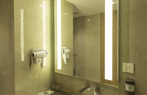 Maharana Pratap Nagar Hotel | Golden Tulip Bhopal