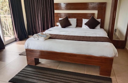Elappara Apartment | Golden Valley Vagmon