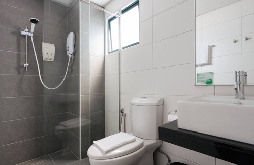 Tanjung Tokong Hotel | Golden View Serviced Apartment