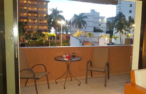Zona Dorada Condo | GOLDEN ZONE ! GORGEOUS 2 BEDRM ACROSS FROM BEACH.nTAMBIEN HABLO ESPANOL !