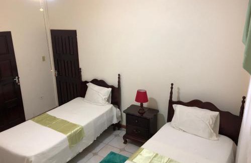 Tower Isle House | GoldenView Guesthouse Ocho Rios