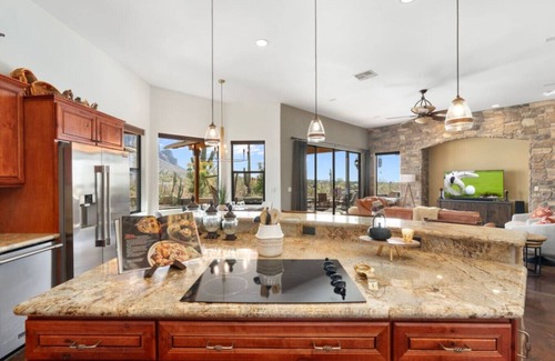 Apache Junction House | Goldfield360 - Stunning Views Hiking Jacuzzi Bliss