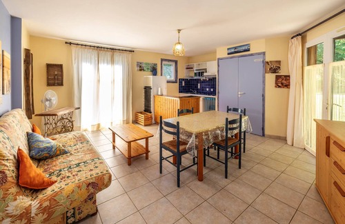 Saint-Avit-Senieur Ski Chalet | Goldfinch, Gîte in Saint-Avit-Senieur