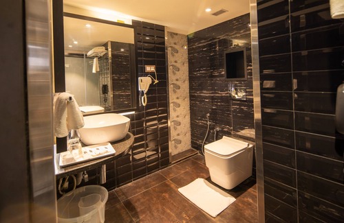 Adyar Hotel | Goldfinch Hotel Mangalore