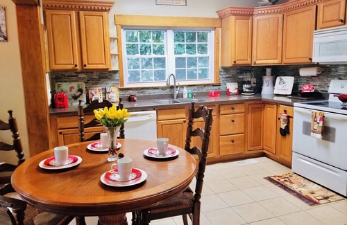 Fort Payne House | Goldie Locks Approved ~ Walking Distance to Downtown Fort Payne AL.