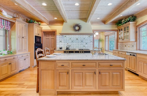 Greenbank House | Goldilocks by AvantStay | Luxury Waterfront Home